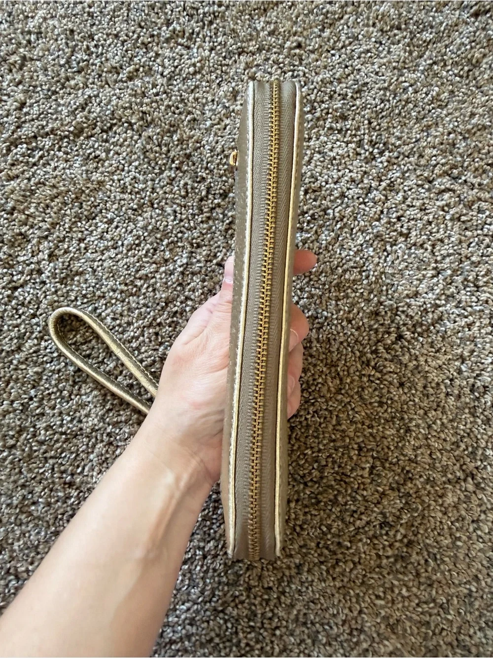 FOSSIL Champagne Leather Wallet with Wristlet Strap